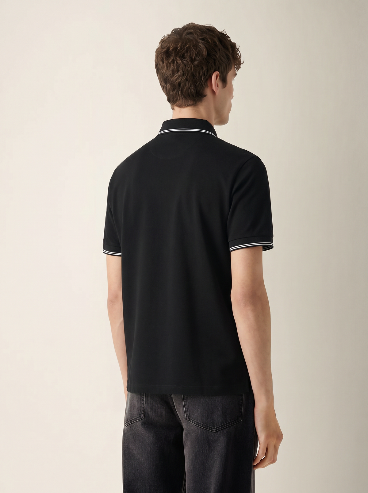 KT222 BLACK model back