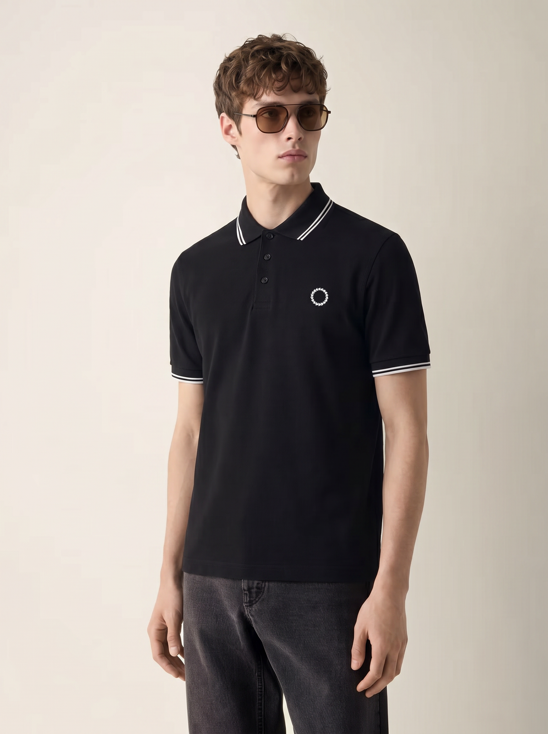 KT222 BLACK model front