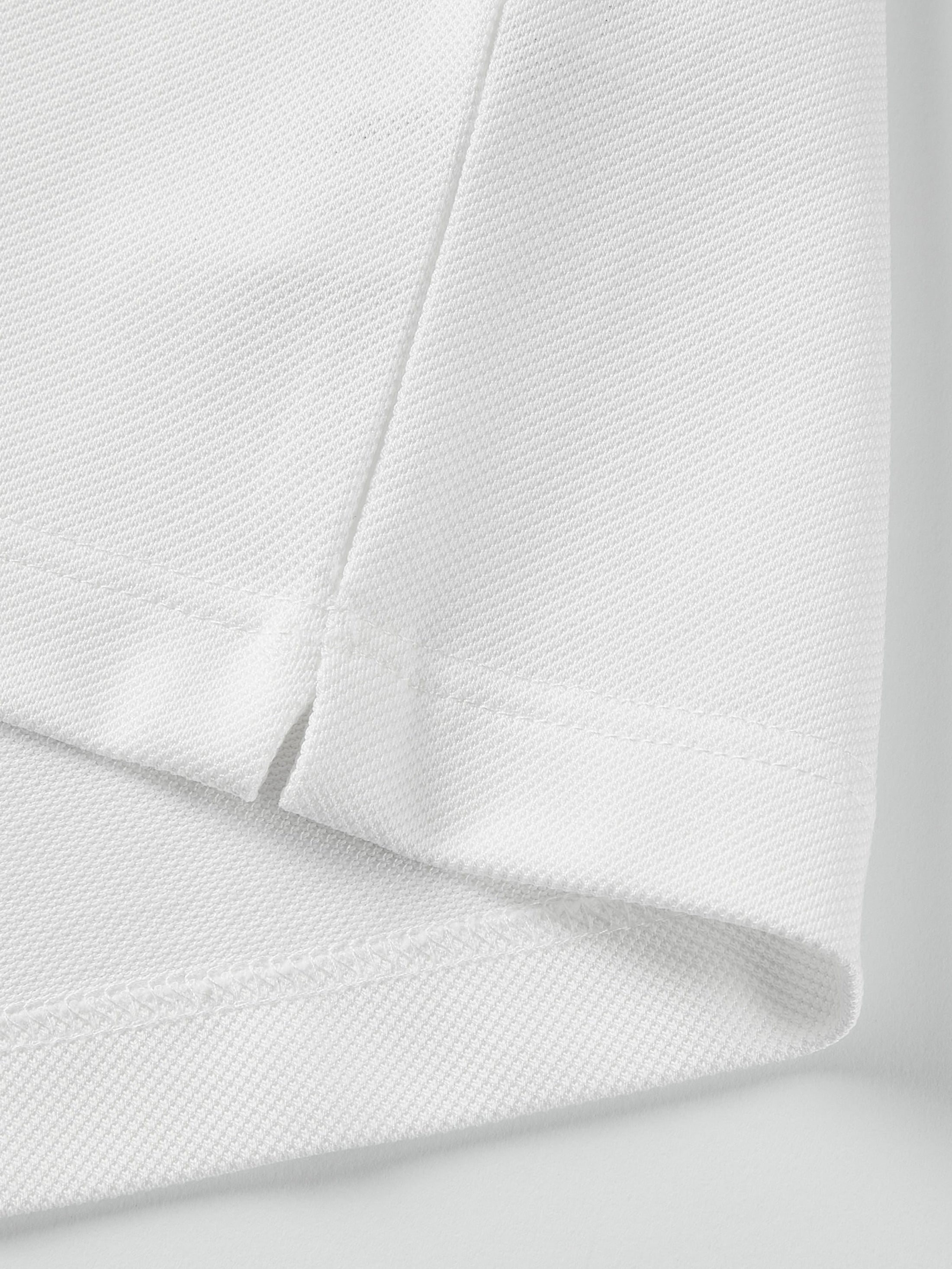ITAZERO 5601 White fabric detail
