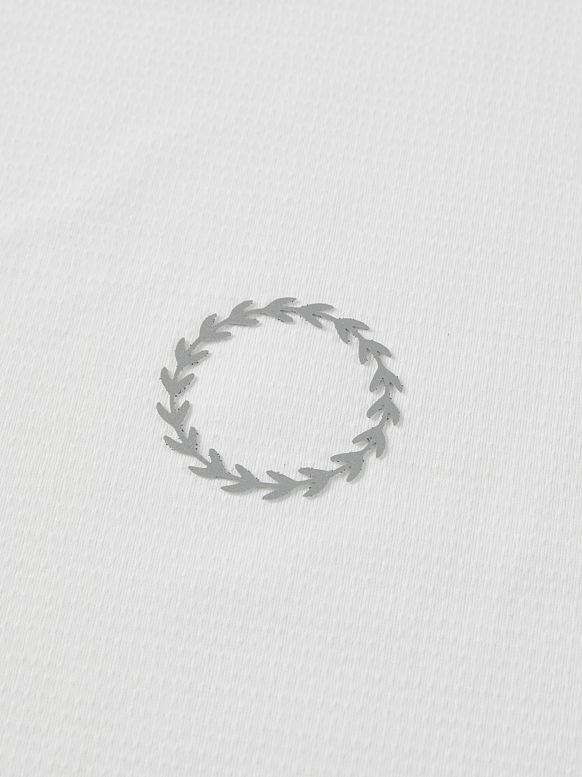 ITAZERO 8703 White logo detail