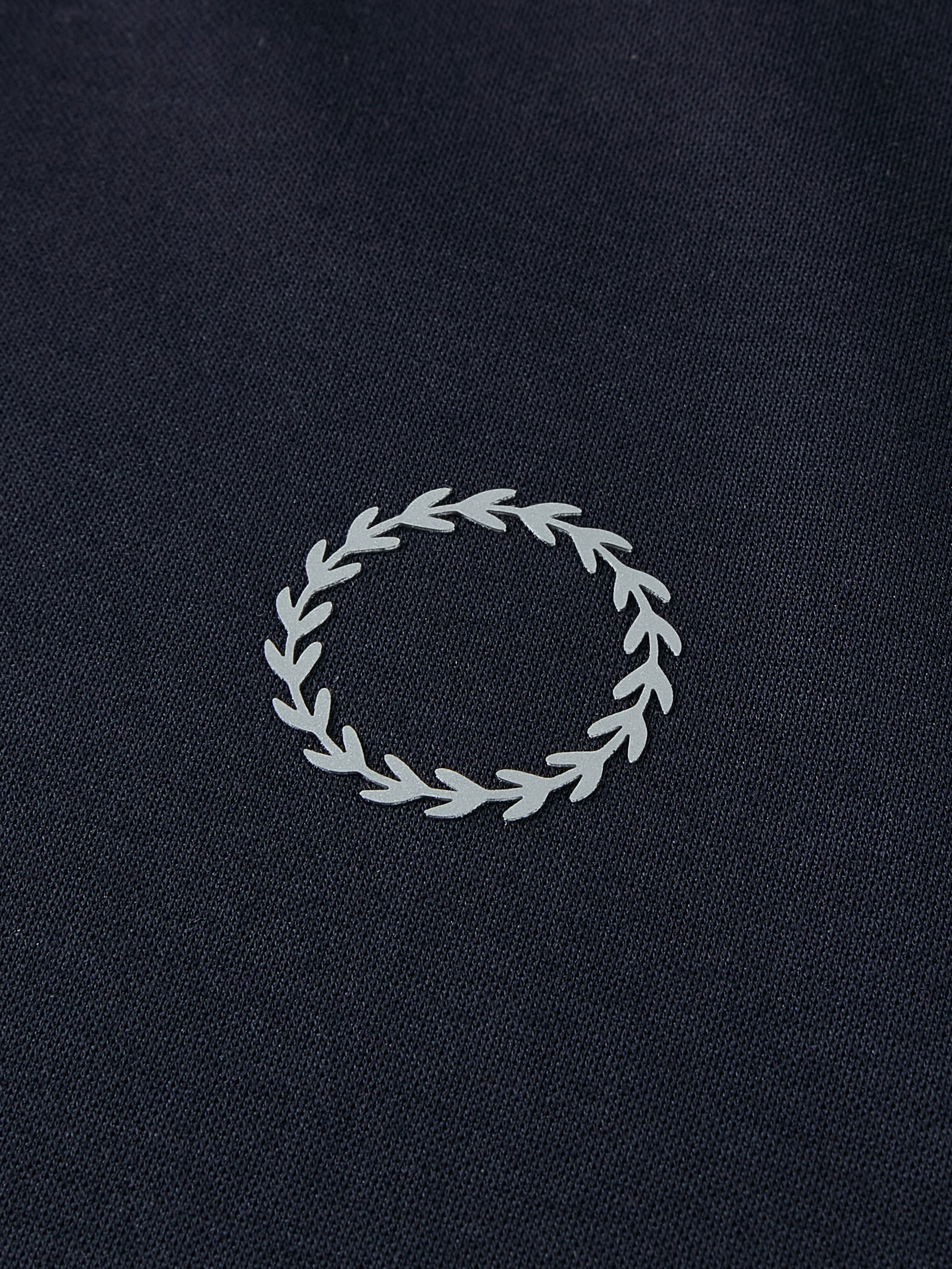 ITAZERO T2007 Navy logo detail