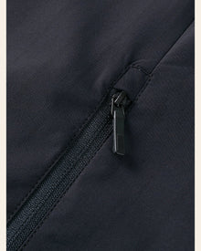 ITAZERO 5683 Black construction detail
