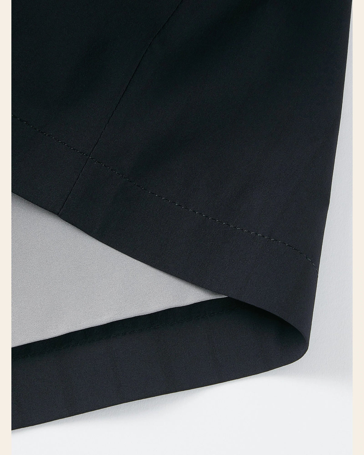 ITAZERO 5683 Black fabric detail